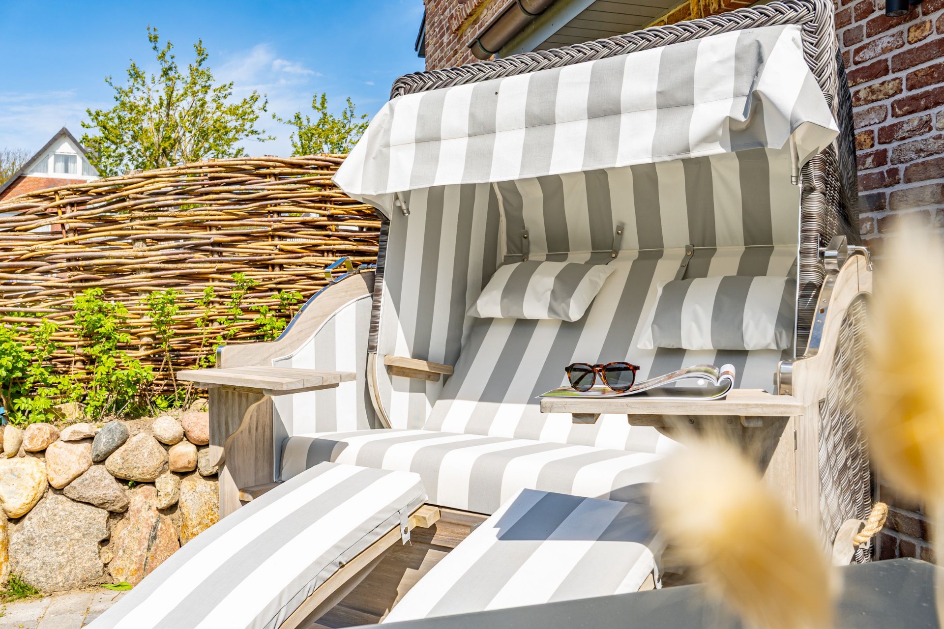 Strandkorb auf der Terrasse von Haus Marit